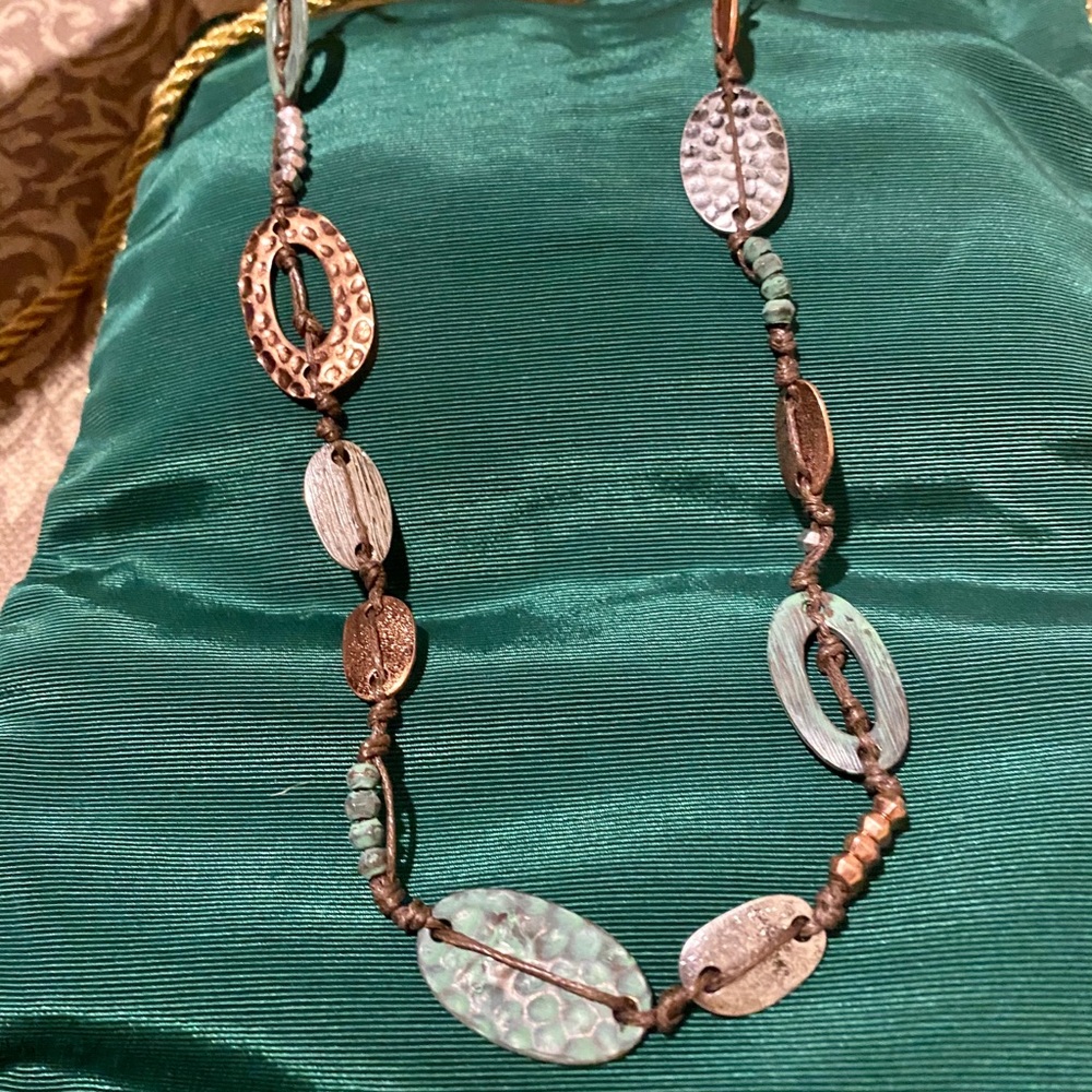 BUNDLE OF JEWELRY - Picture 8 of 12